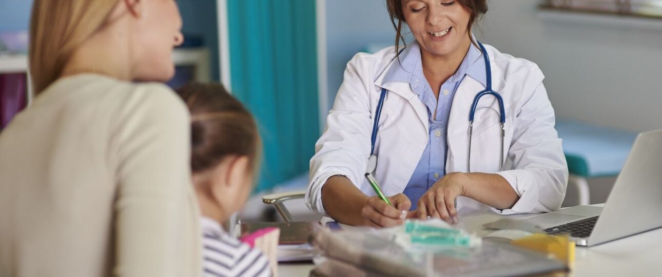 До яких лікарів можна звертатися без направлення?