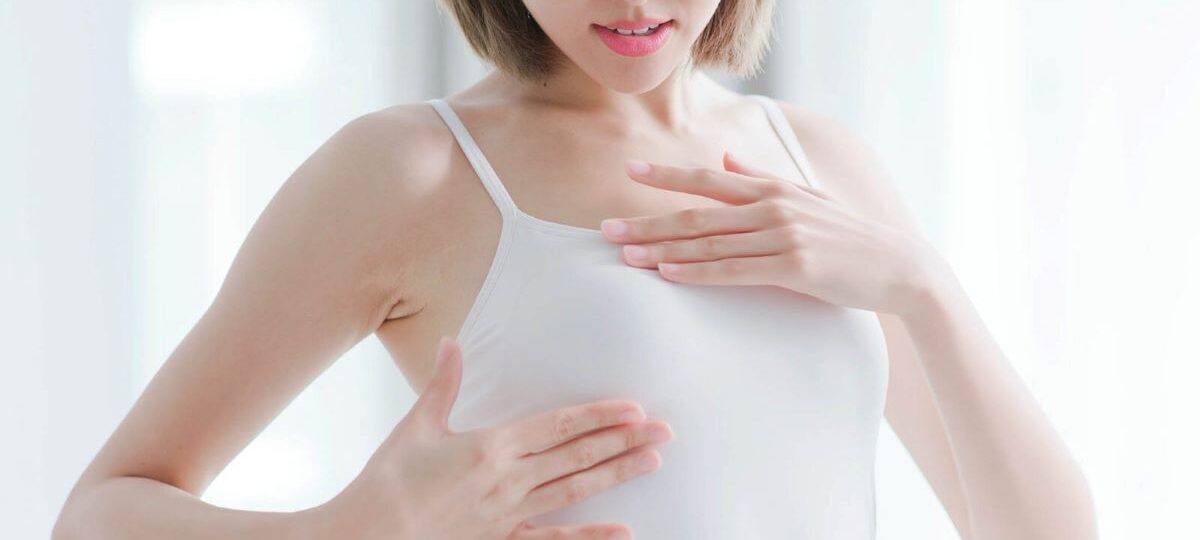 Самообстеження молочних залоз: як розпізнати захворювання грудей на ранній стадії